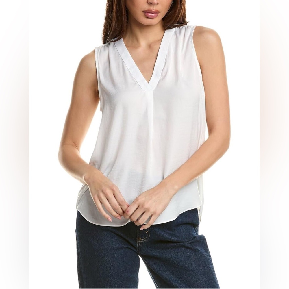 Vince Camuto Ivory Sleeveless V-Neck Blouse Top – Size 1X NWT